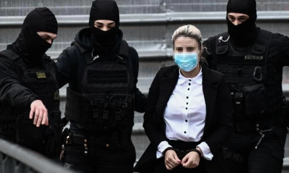Επίθεση με βιτριόλι: "Σπάει" τη σιωπή της η συγκρατούμενη της Έφης–Η αλαζονεία και το περιστατικό με τον πατέρα της